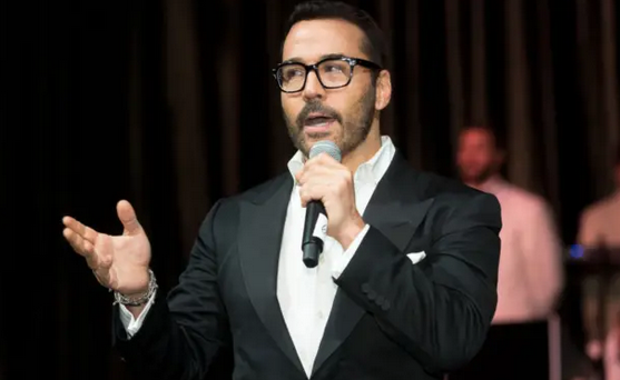 Jeremy Piven: A Voice for Immigrant Rights and Integration post thumbnail image