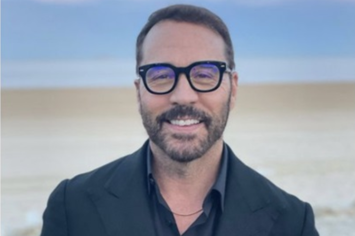 The Many Talents of Jeremy Piven: Actor Extraordinaire post thumbnail image