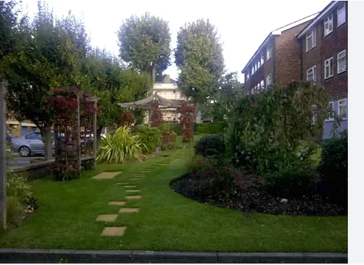Commercial Landscape Maintenance in London: Beyond Ordinary Beauty post thumbnail image